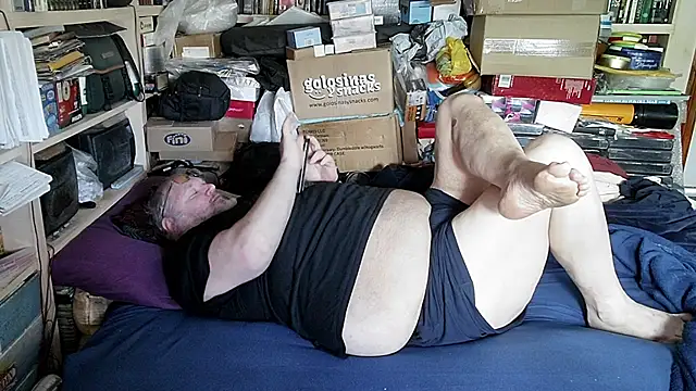 hadeszeuss2's Live XXX Chat