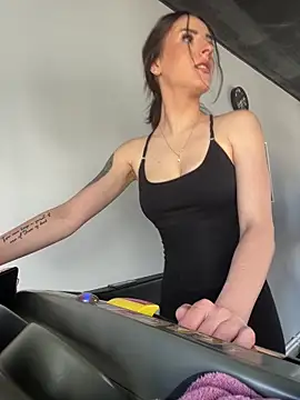 XXX chat uživo modela AriaAdda