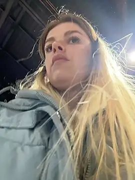 Chatroom XXX en direct de HarrietDart