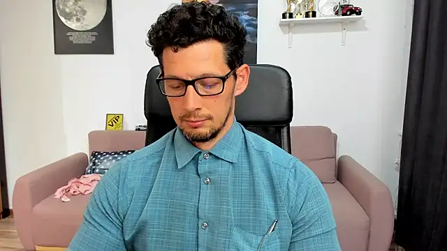 BrutusK08 Adlı Modelin Web Kamerası Şovu