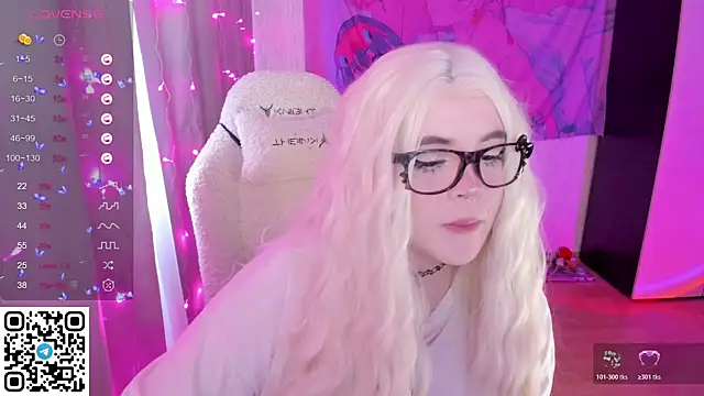 SelenaCute Adlı Modelin Canlı XXX Sohbeti