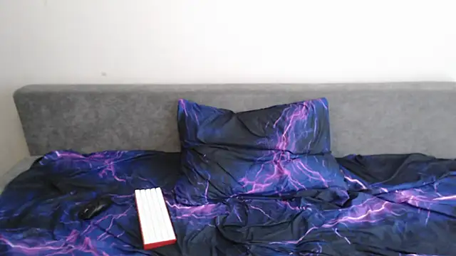 Student_Oliver: вебкам-шоу