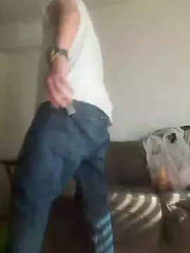 Chat XXX en directo de yourMasterisBored