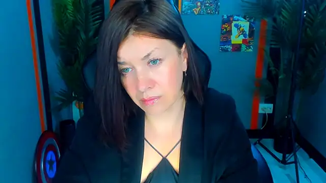 AnaMills Adlı Modelin Canlı XXX Sohbeti