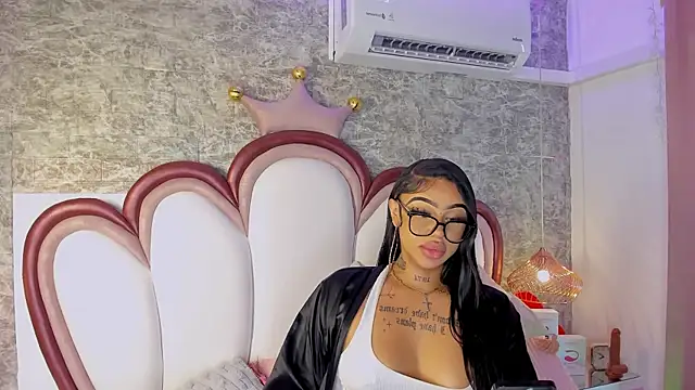 Chat XXX en directo de Mia_Jansen