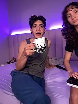 abrilandjulian: онлайн-секс-чат