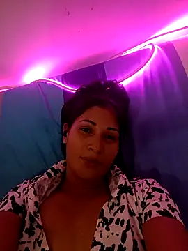 Chat +18 de ZayaNova ao vivo