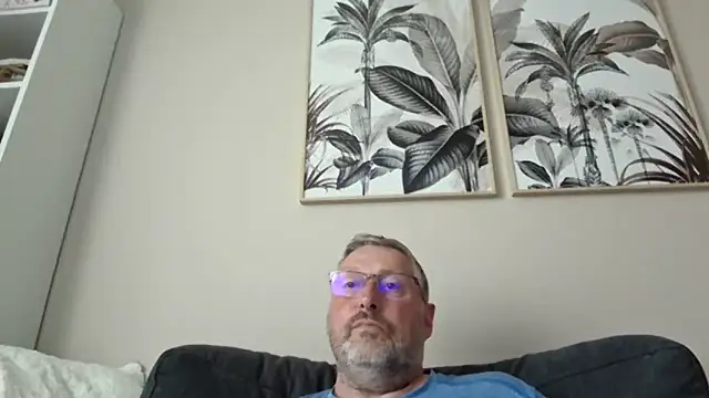 doudou310 现场XXX聊天