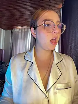 แชท XXX สดของ CoraVibes