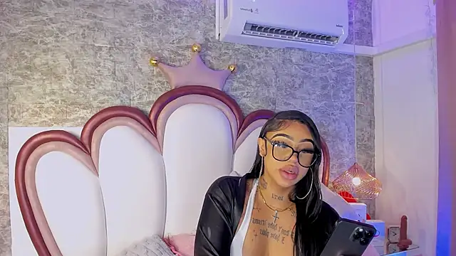 Mia_Jansen webkamerás műsora