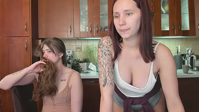 HotCaramellsTVのウェブカメラショー