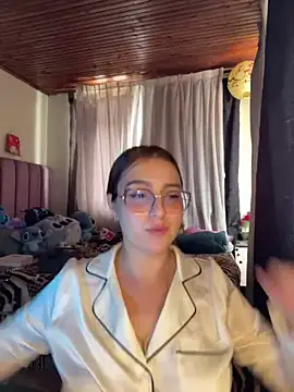 CoraVibes লাইভ XXX চ্যাট