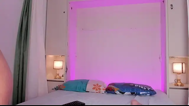 TessaLowe: απευθείας συνομιλία ΧΧΧ