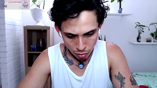 Magnuz_Col লাইভ XXX চ্যাট