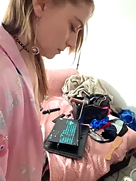 XLisaxx 网络视讯表演