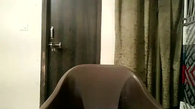 Aayusmatisharma – Naživo XXX chat