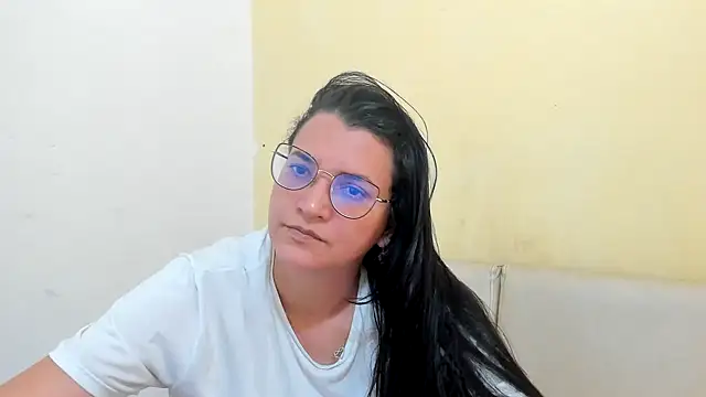 Chat +18 de MARILYN_GARCIA ao vivo