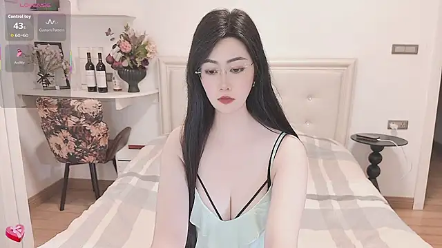 micromicro-- live XXX chat