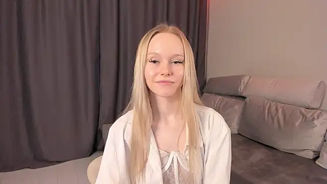 Show modela MadieTrajillo na web-kameri