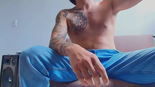 Chat +18 de thomas_gun ao vivo