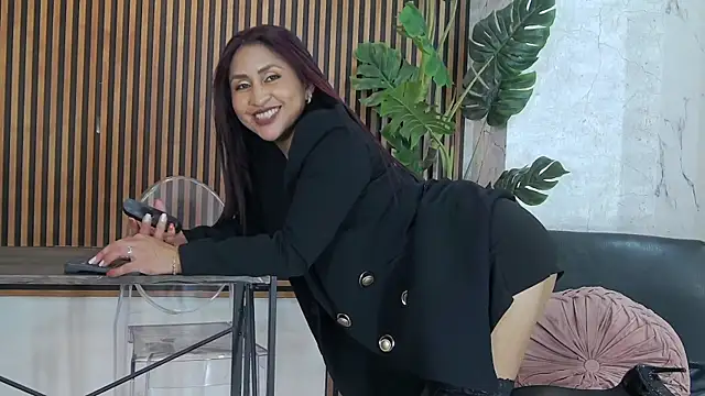 MonicaMoret Chat XXX in diretta