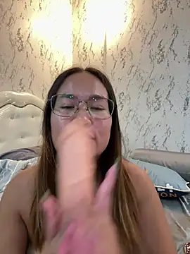 Ponthip's Webcam Show