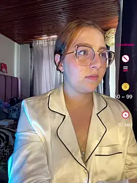 CoraVibes' Live XXX Chat