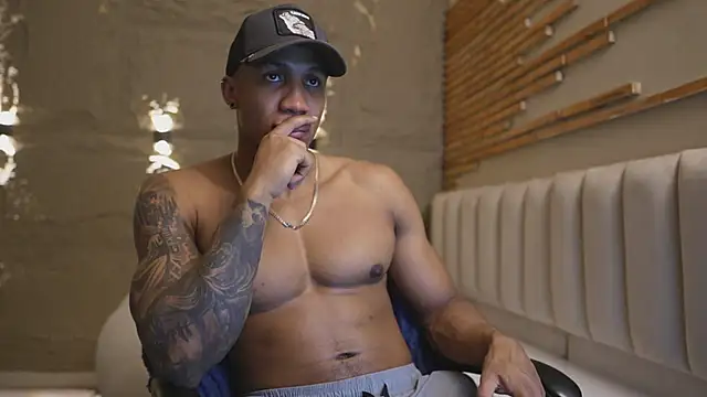 عرض كام Logan_Varela