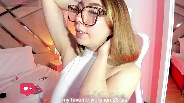 _emma__cooper Adlı Modelin Canlı XXX Sohbeti