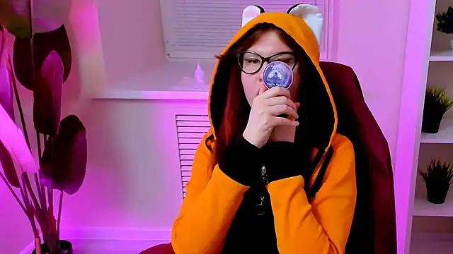 CarolGiggly Adlı Modelin Canlı XXX Sohbeti