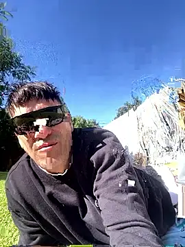 Elnonoykeila77 Show in webcam