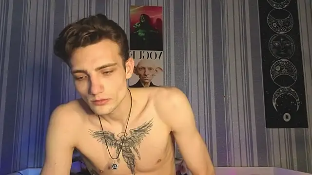 EmiliaCouple's Webcam Show