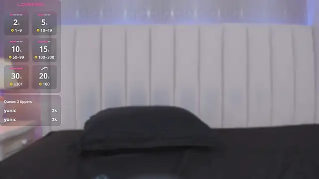 Tori_Gaviria: διαδικτυακό σόου στην κάμερα