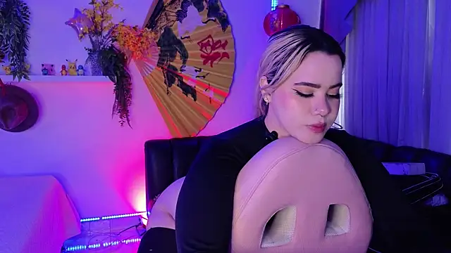 albaismynameX Chat XXX in diretta