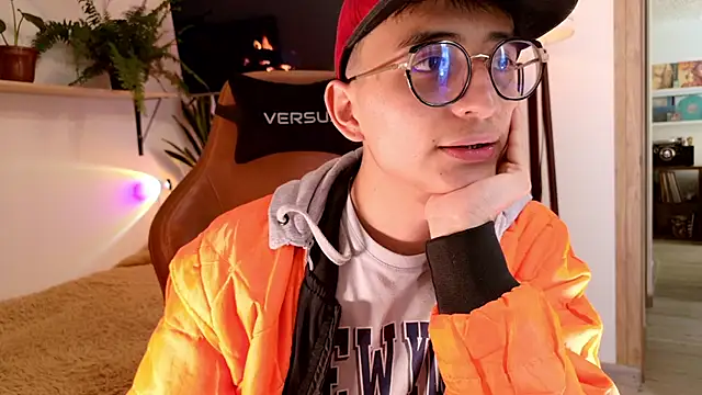 Sr_evann Show in webcam