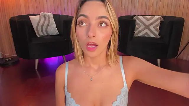 MelissaMoore_'s Live XXX Chat