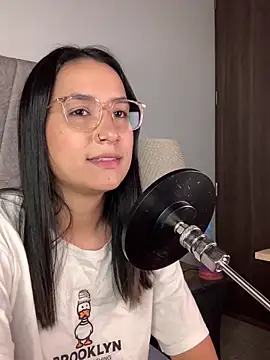 Val12777 Chat XXX in diretta