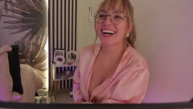 Samaantha-White Live XXX-Chat