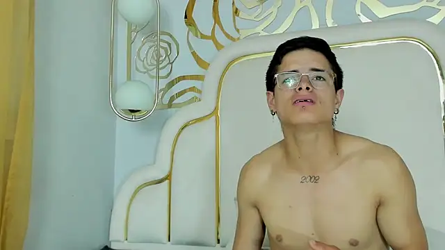 Chatroom XXX en direct de midnightlust_vc