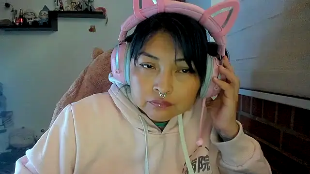 Онлайн чат XXX Shaddycute_