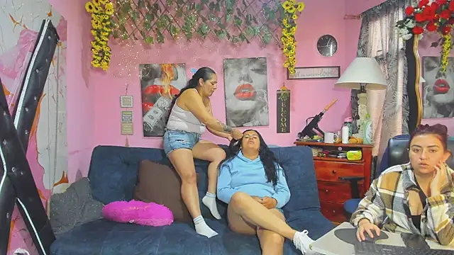 lesbiancuple webcam show