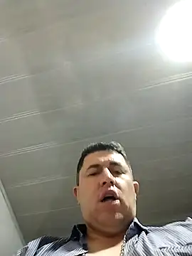 Chatroom XXX en direct de BigCristh79