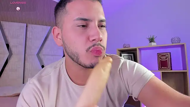 عرض كام Axel_grey_