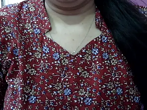 Chat +18 de Cute_Aliyaa ao vivo