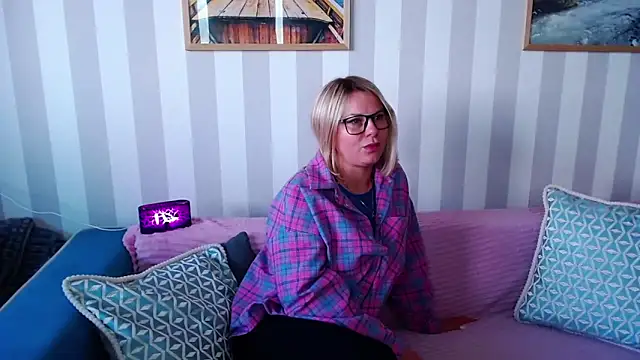 MonaLisaG Adlı Modelin Canlı XXX Sohbeti