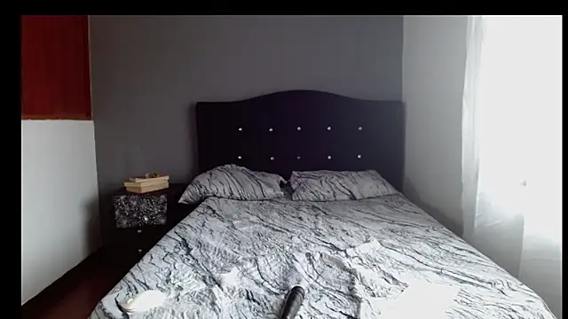 Emilia_1995 élő XXX-chatje