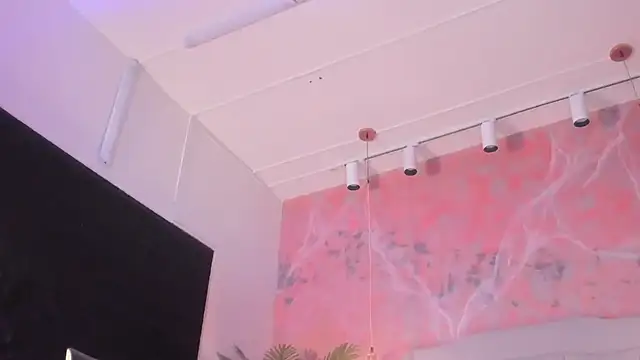 ValerySex_ Adlı Modelin Canlı XXX Sohbeti