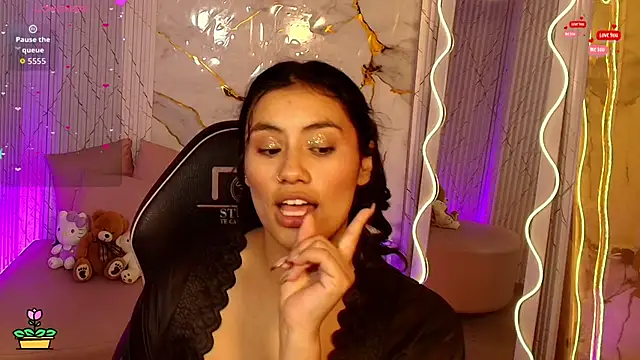 PEACHY_TAYn Live XXX chat