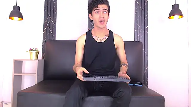 Pertunjukan Kamera Web Feiccer_Castquer