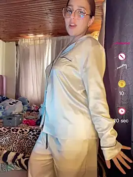 CoraVibes লাইভ XXX চ্যাট